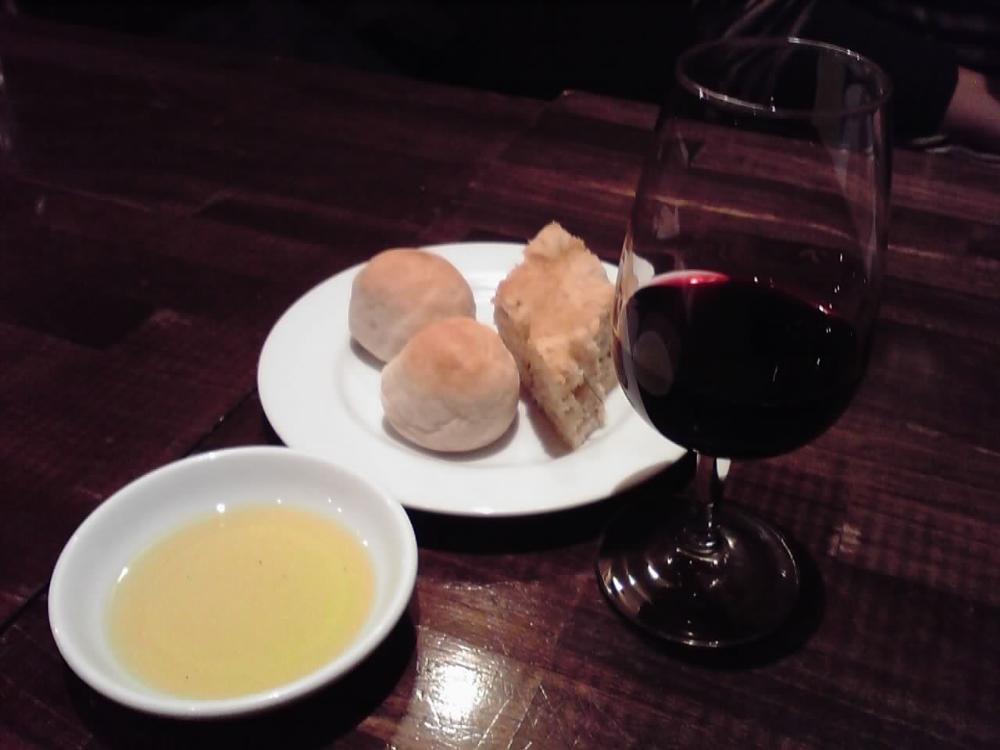 ｸﾞﾗｽﾜｲﾝとﾊﾟﾝ.jpg