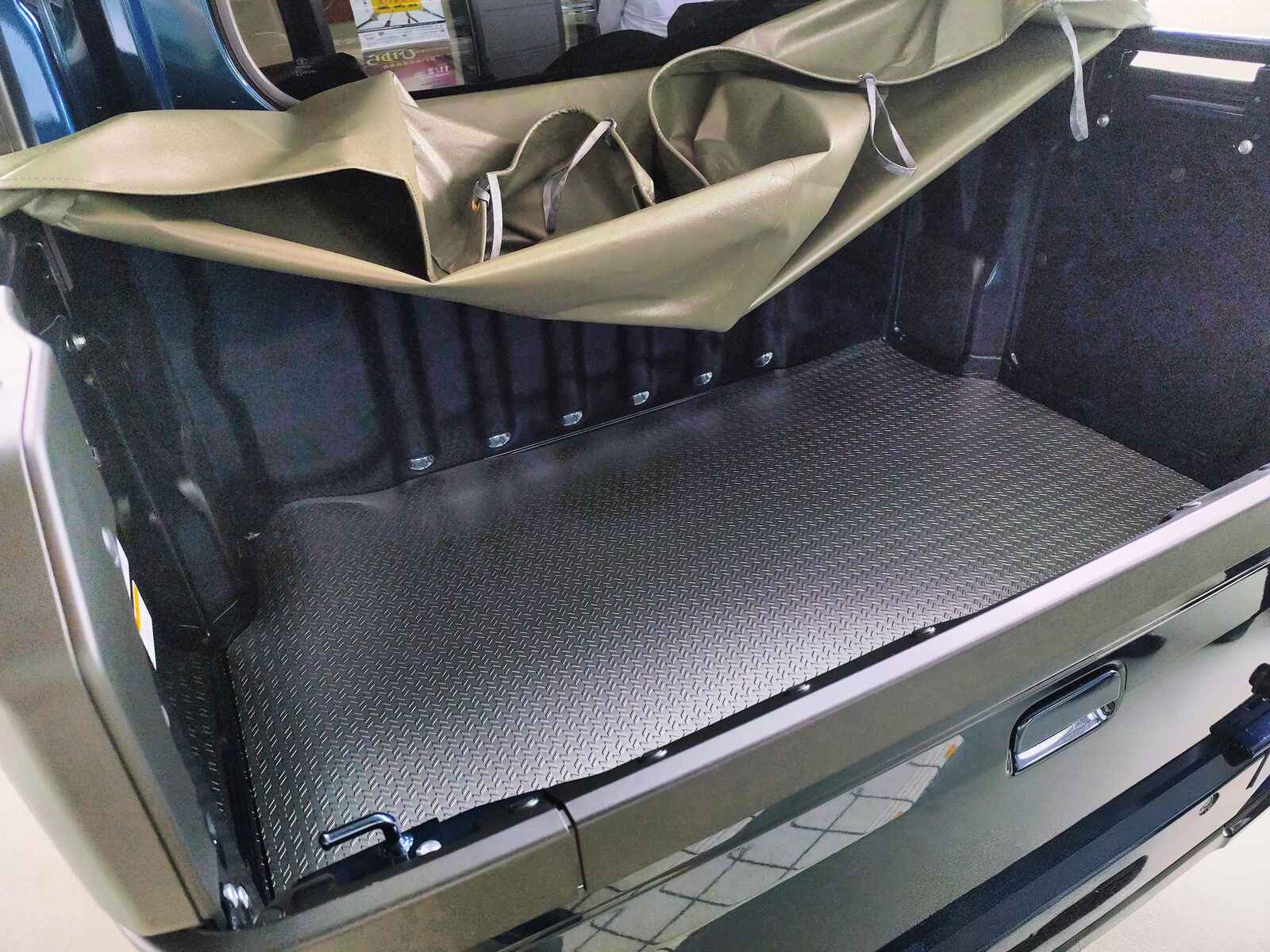 プロフィール3に写真を追加してください。