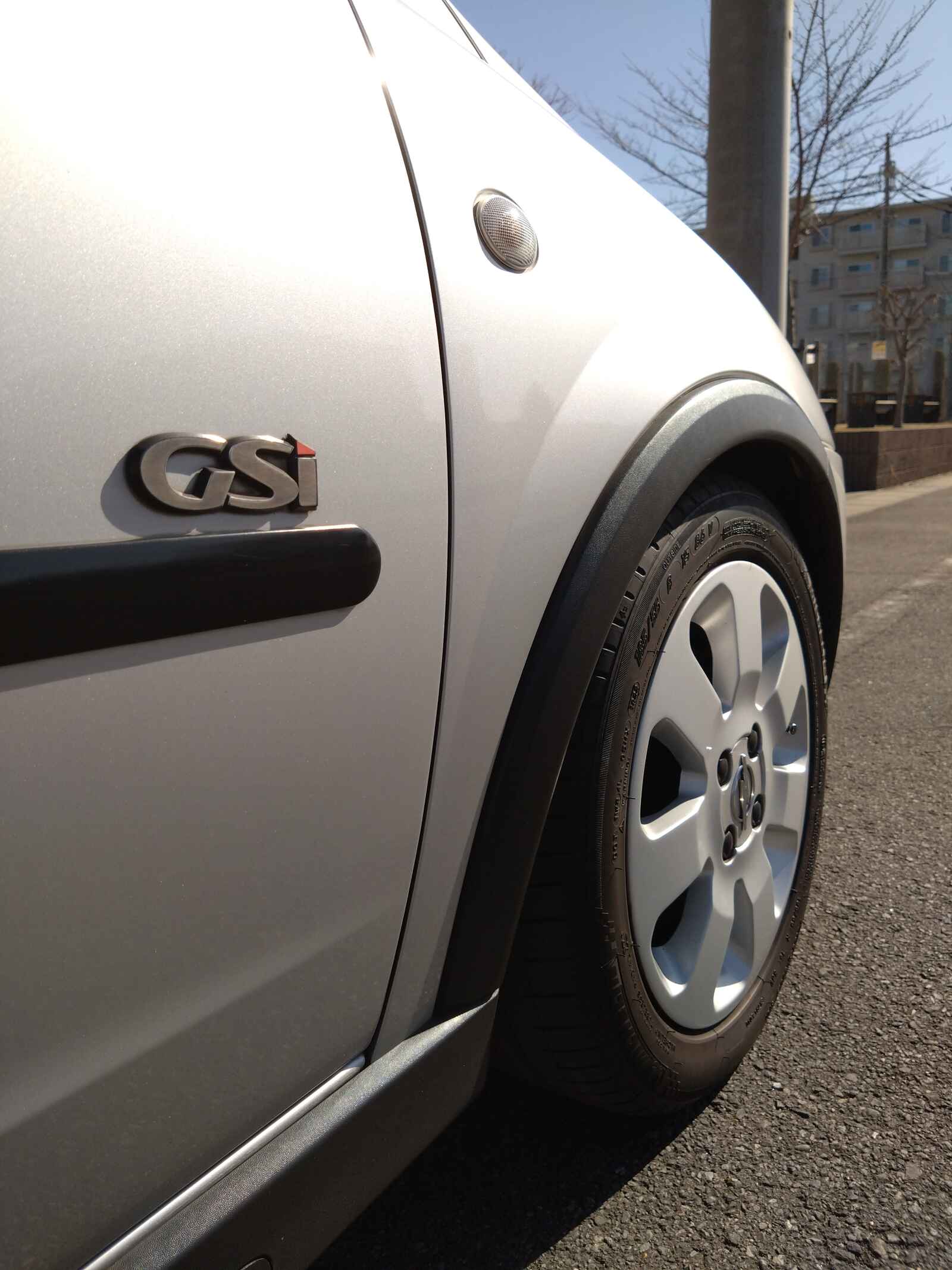 プロフィール3に写真を追加してください。