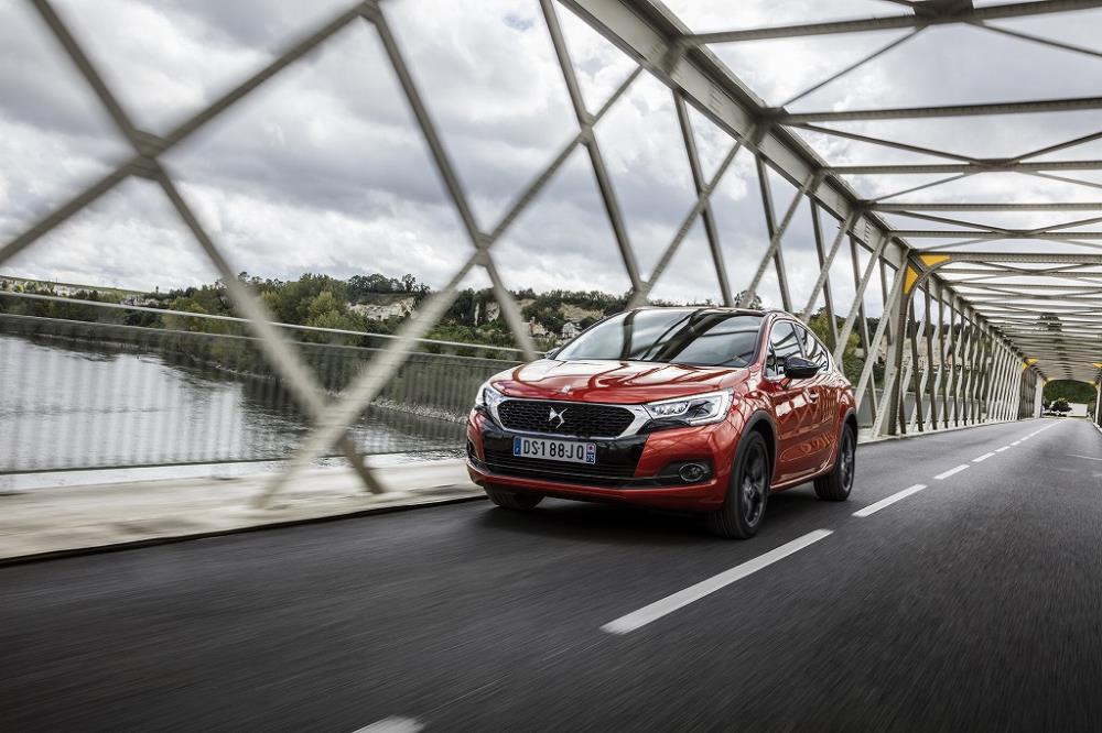 160712_DS4_Crossback_3.jpg
