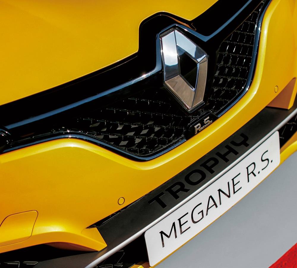 MEGANE-RSt-6.jpg