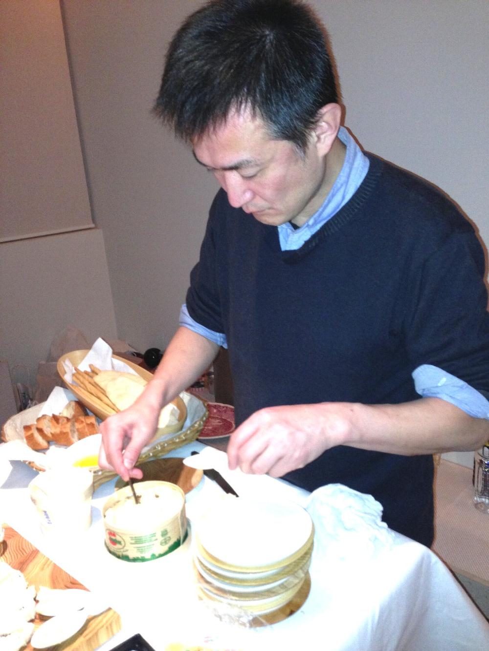 チーズ熟成士K原さん.JPG