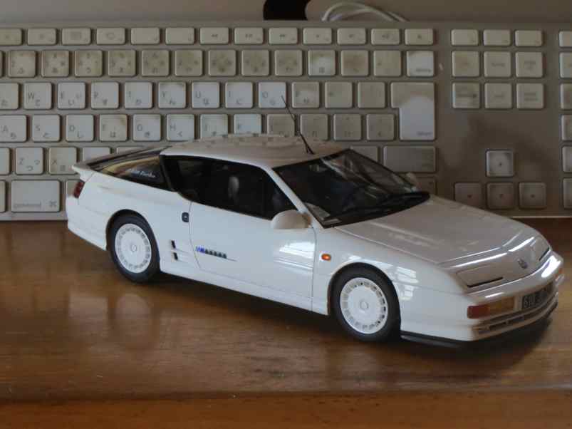 whiteminia610001.jpg