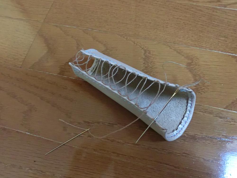 手元にあった麻糸で縛ります