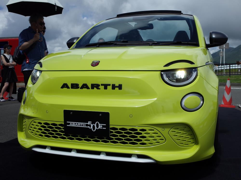 Abarth500e-11.jpg