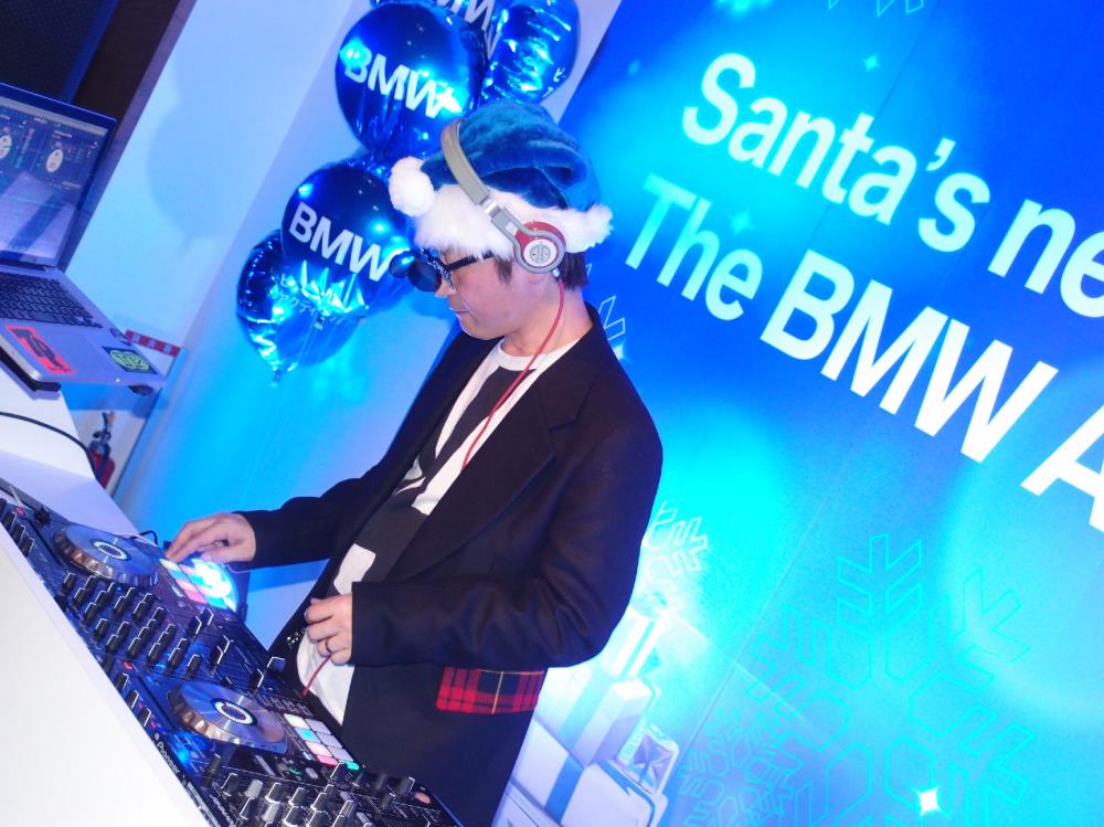 BMWcafe25.JPG