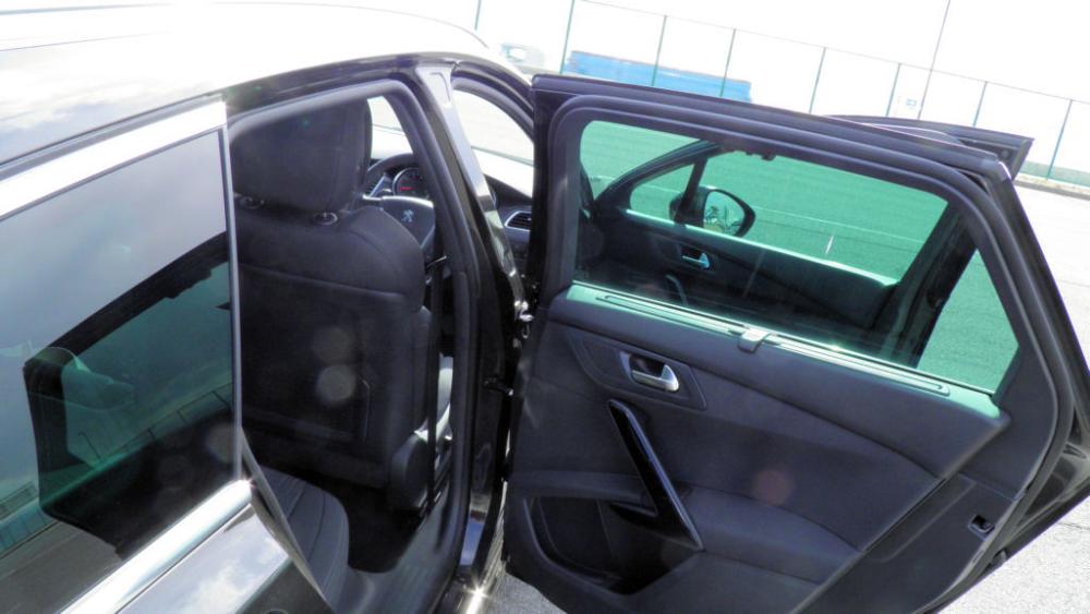PEUGEOT04.JPG
