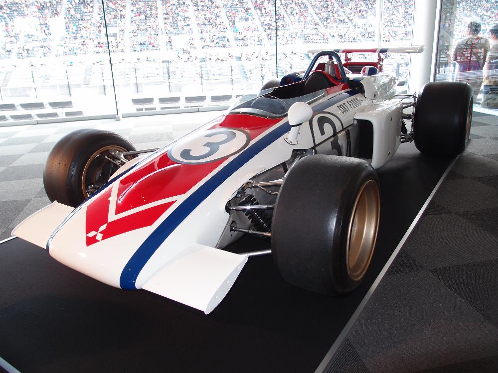 コルト　F2000