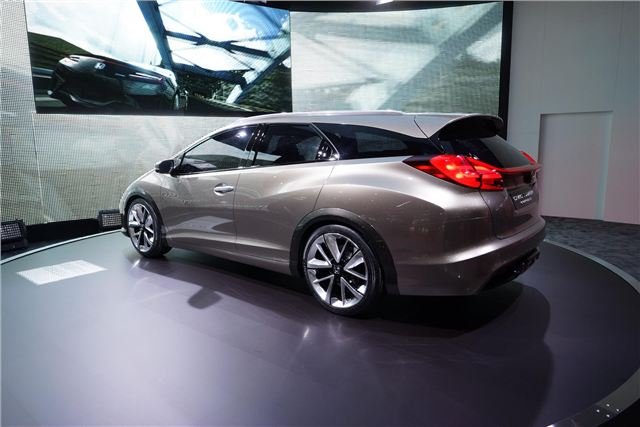 honda_civic_tourer_concept__3_.jpg