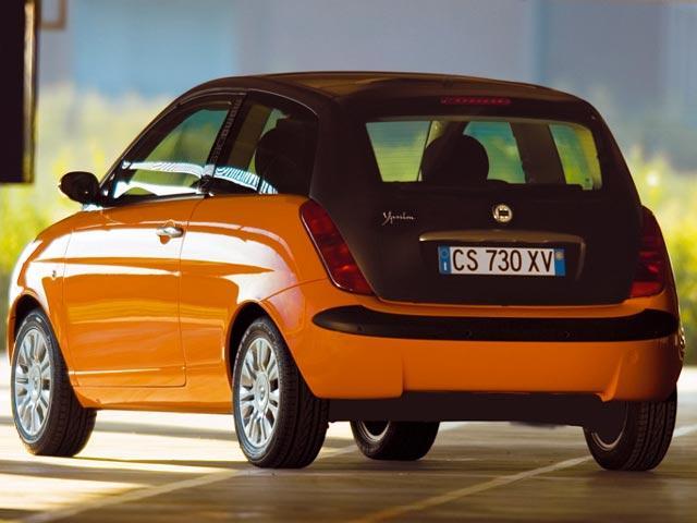 lancia-ypsilon-momo-design-11.jpg