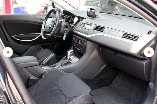 中古車C5ツアラー2.0Hdiバネサス-3.JPG