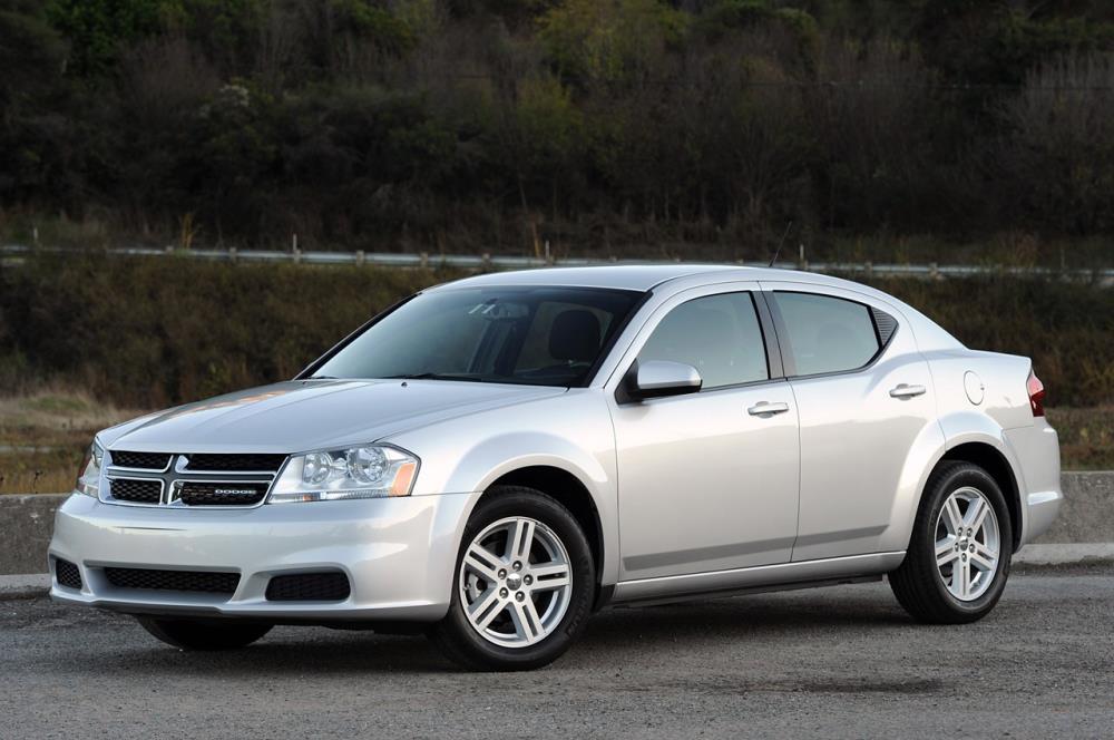 dodge avenger002.jpg