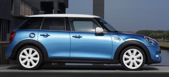 mini-coopers-f55-5door-hatch-03.jpg