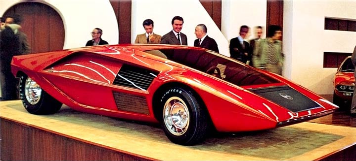 1970_Bertone_Lancia_Stratos_Zero_(Turin)_01.jpg