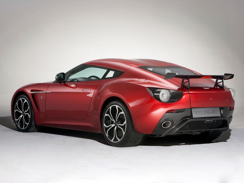 aston_martin_v12_zagato_22.jpg