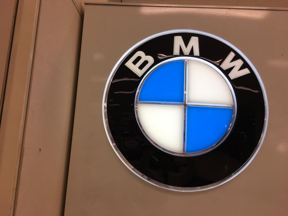 bmww3.jpg