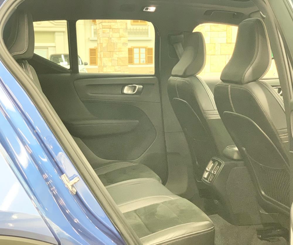 XC40-7.jpg