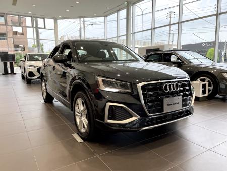 Q2マンハッタングレ展示車.jpg