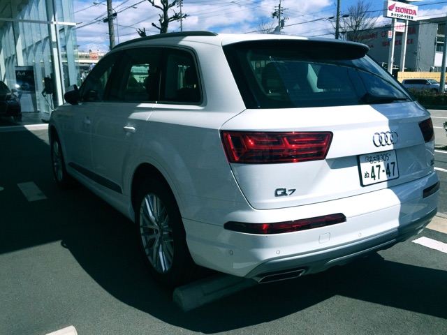 Q7後ろ.jpg