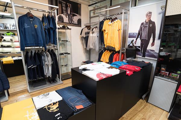 lambo_shop_02170925.jpg
