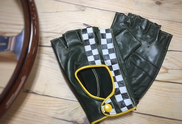 motorimoda_glove_main-600x410.jpg