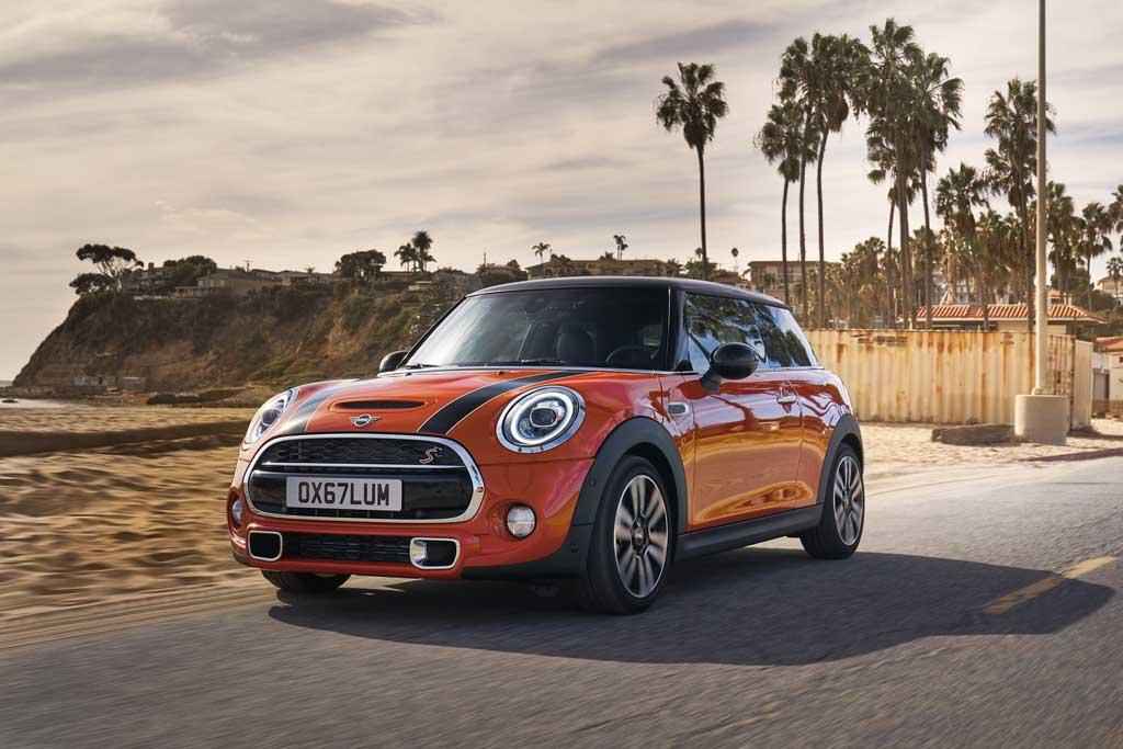 2019-Mini-Cooper-S-Front.jpg