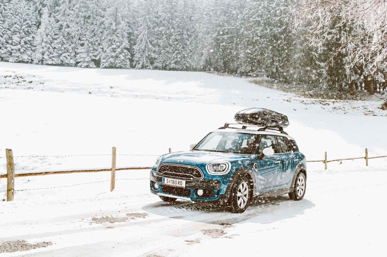 snowminicountryman.jpg