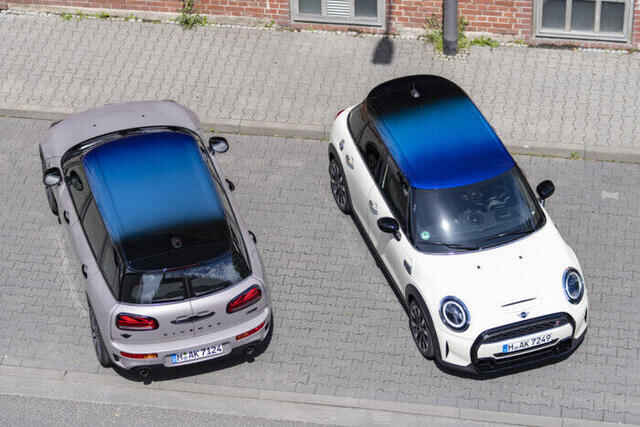 mini-f55-f54-lci2-color-multi-tone-roof-blue-black-01-700x467-thumb-640xauto-254392.jpg