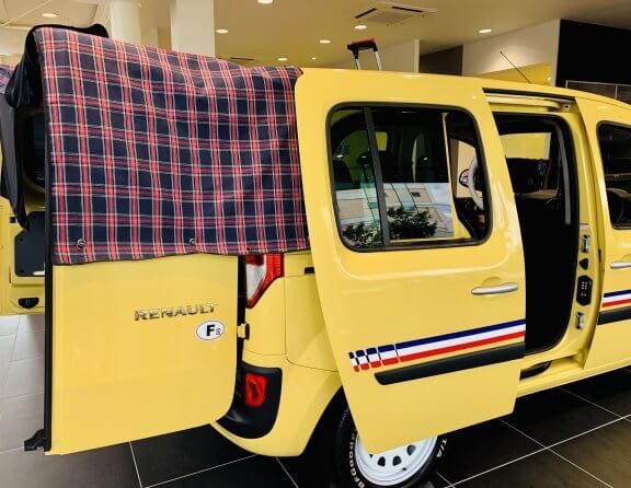 カングー展示車ジョン-576x446.jpg