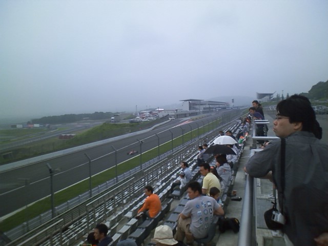 ホームストレート（第１コーナーから）