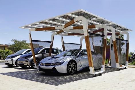 2014-bmw-i8-solar-carport-i3-front-three-quarter-thumb-471x312-71676.jpg