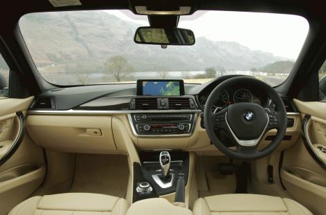 3SERIES_INTERIOR2-2-thumb-471x311-35807.png