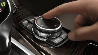 bmwidrive_hand-680x382-thumb-330x185-110946.jpg