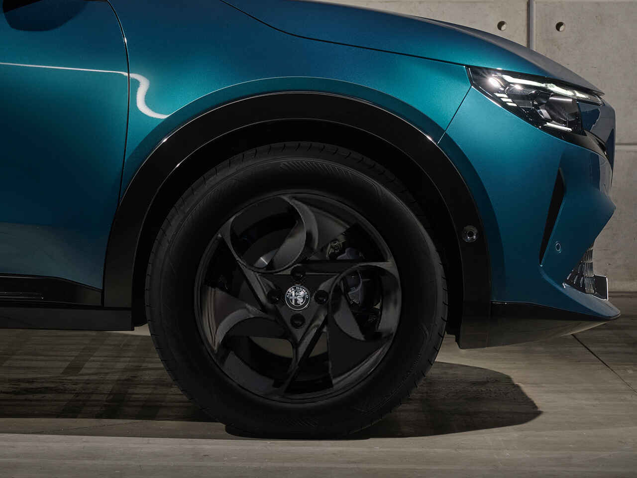 17-inch aluminum wheels.jpg