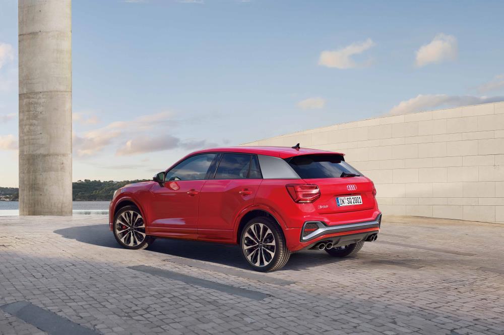 010_Audi_SQ2_photo_02.jpg