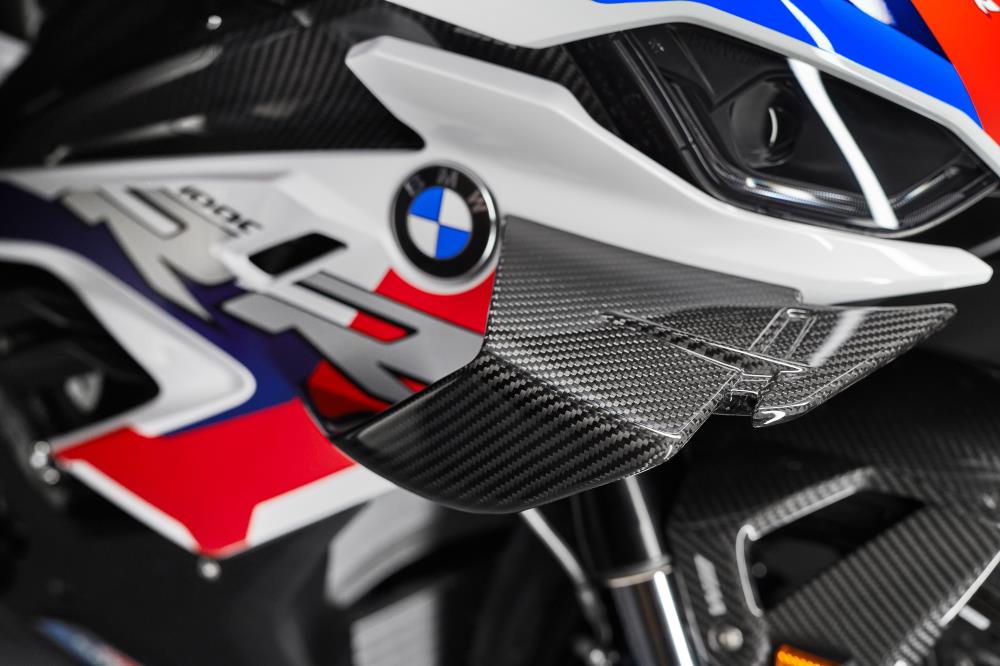 P90398274_highRes_the-new-bmw-m-1000-r.jpg