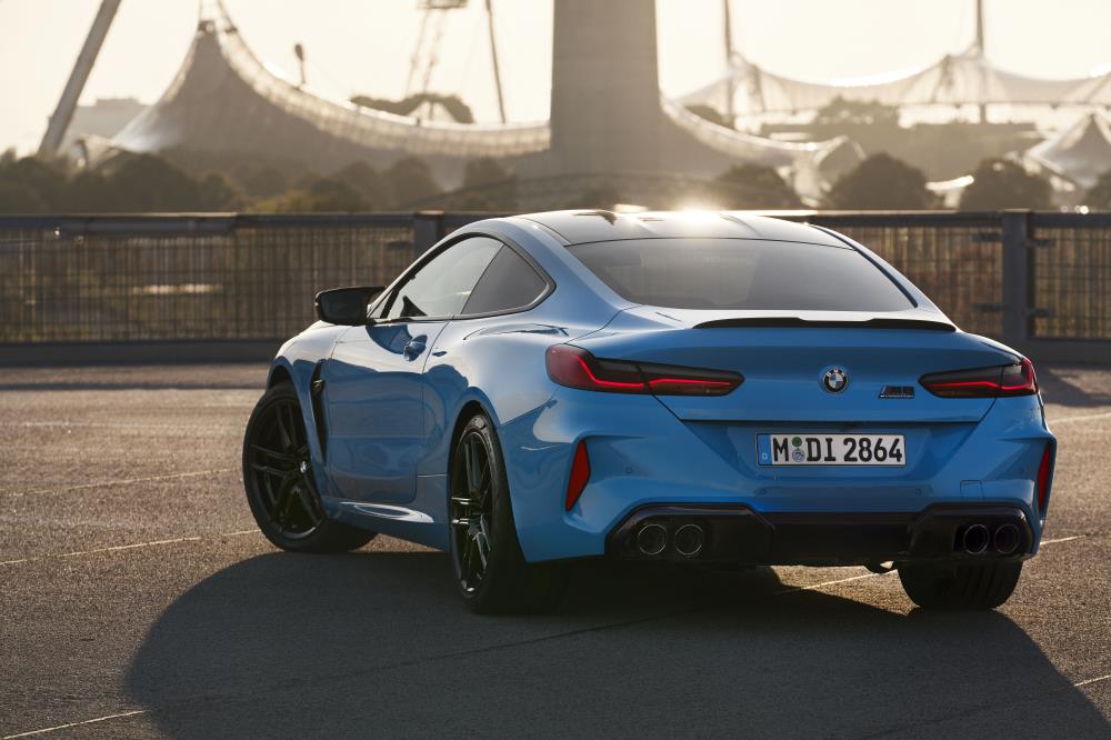 P90448608_highRes_bmw-m8-competition-c.jpg