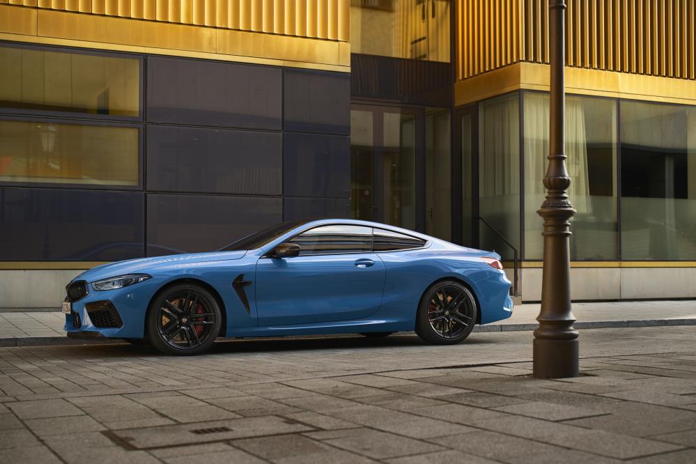 P90448618_highRes_bmw-m8-competition-c.jpg