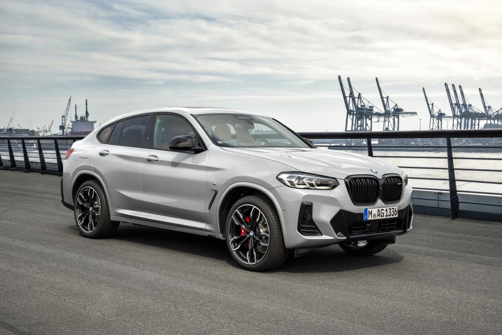 P90424727_highRes_the-new-bmw-x4-m40i-.jpg