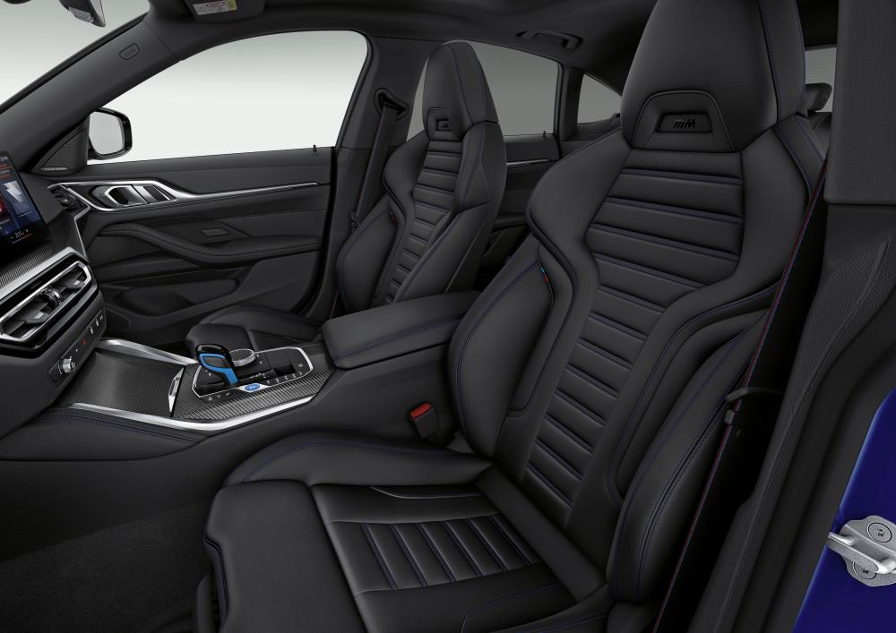P90424035_highRes_bmw-i4-interieur-6-2.jpg