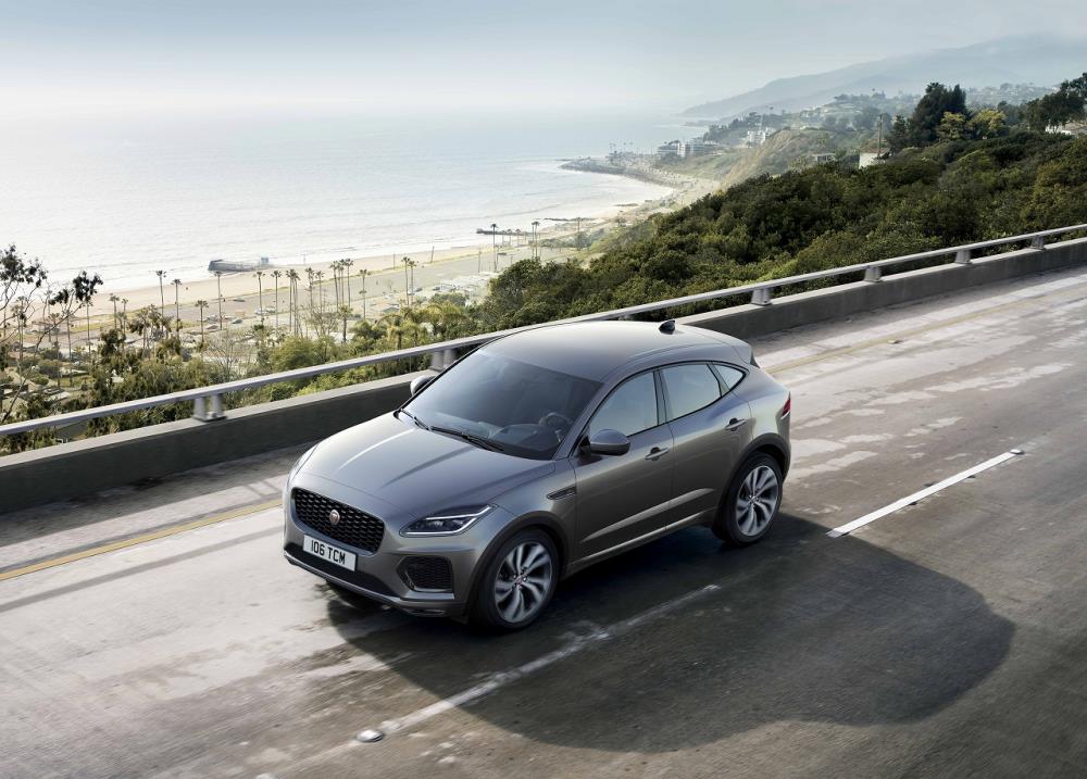 E-PACE_21MY_04.jpg