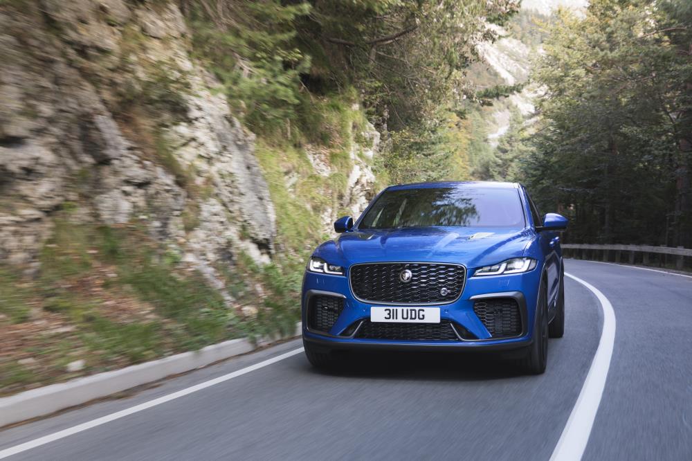 F-PACE_SVR_21MY_01.jpg