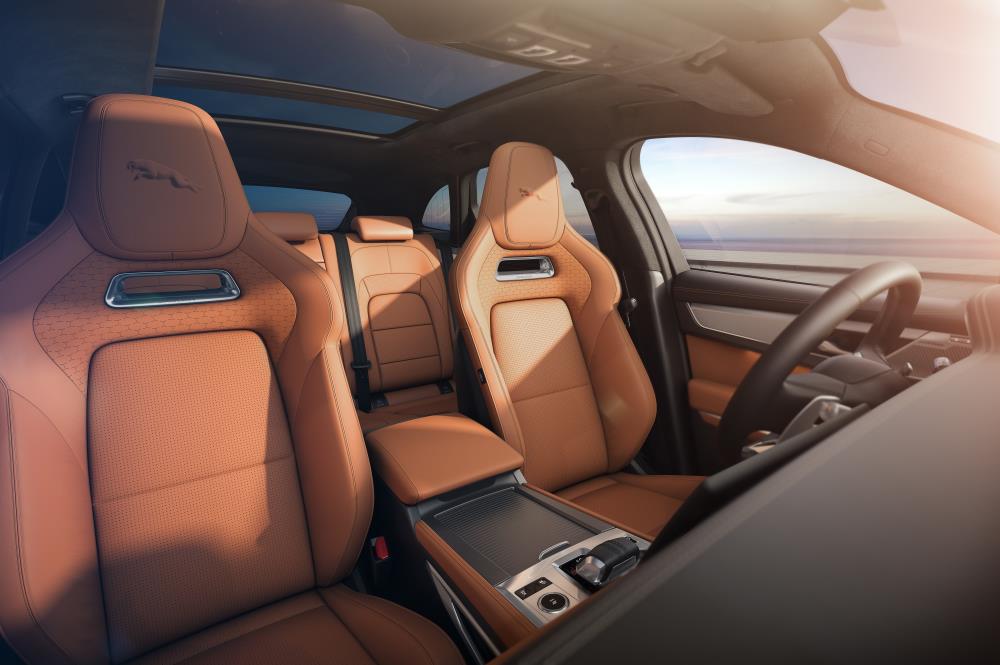 F-PACE R-DYNAMIC SV COLOUR EDITION_10.jpg