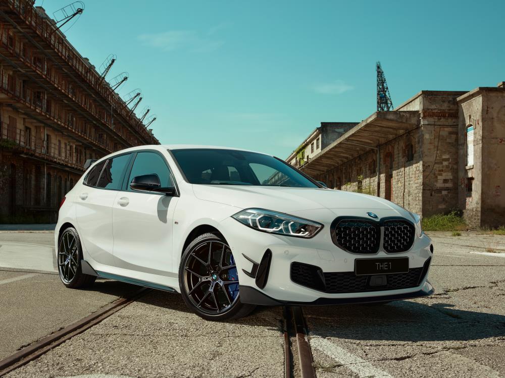 P90433279_highRes_m135i-xdrive-street-.jpg