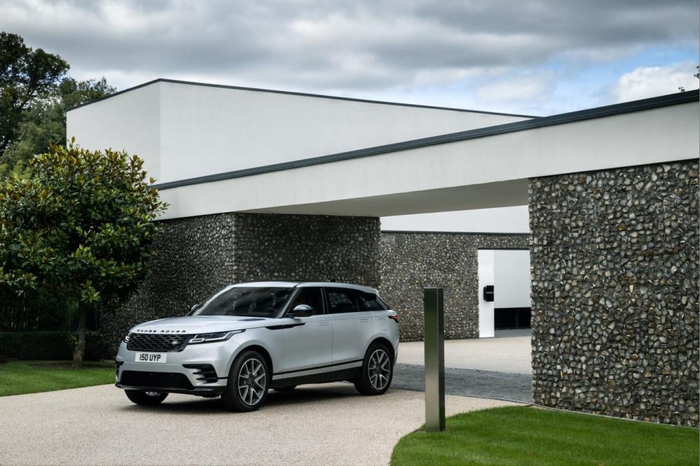 RANGE ROVER VELAR R-DYNAMIC_1.jpg