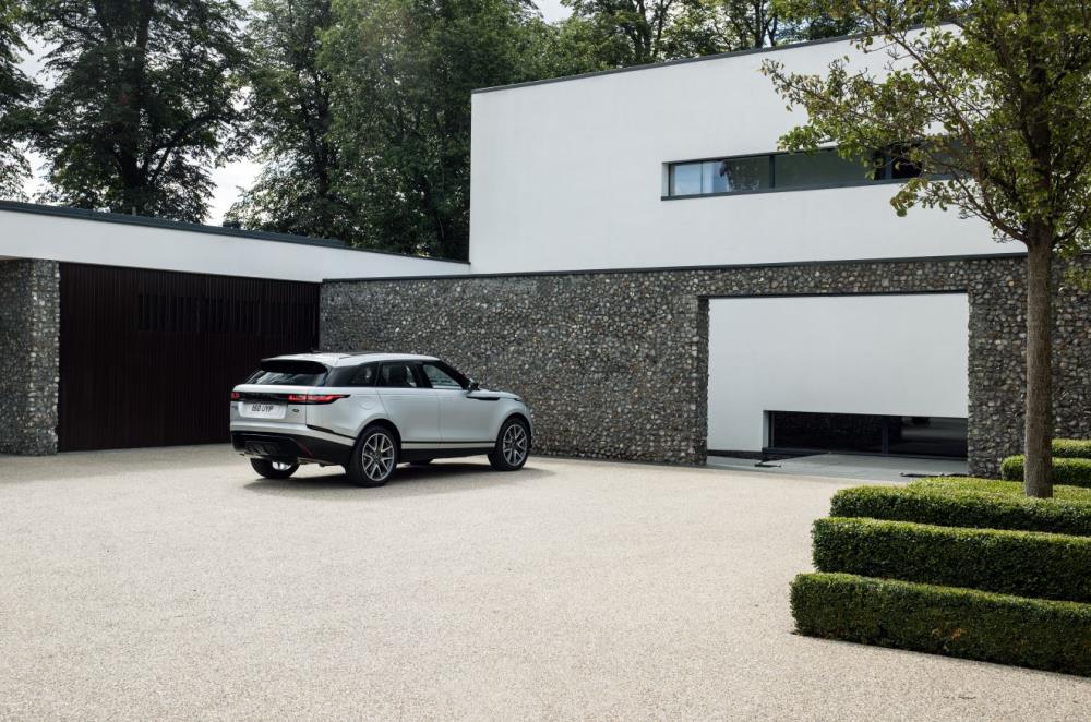 RANGE ROVER VELAR R-DYNAMIC_3.jpg