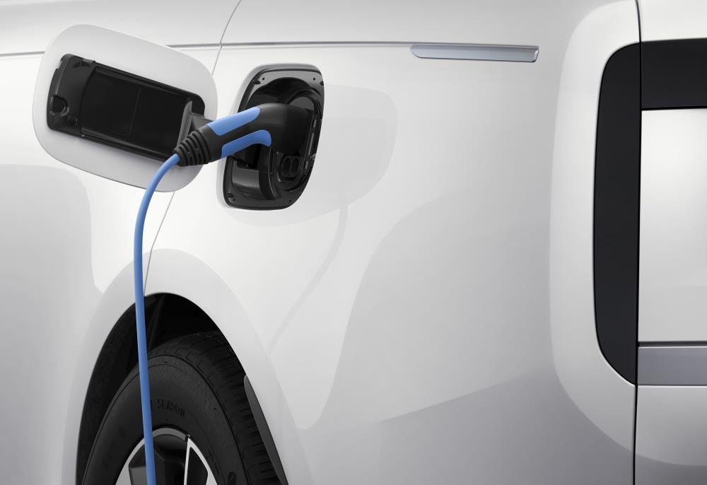 NEW RANGE ROVER_exterior_16_PHEV.jpg