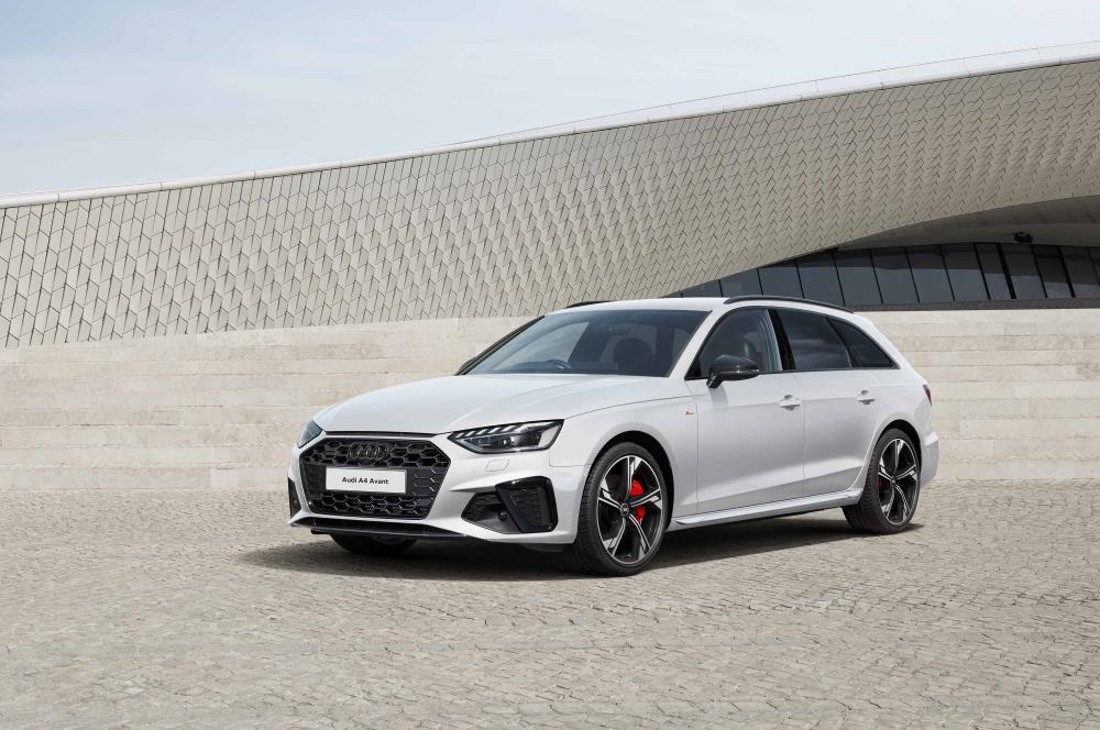 037_Audi_A4_A4_Avant_Black_Style_PLUS_photo_02.jpg