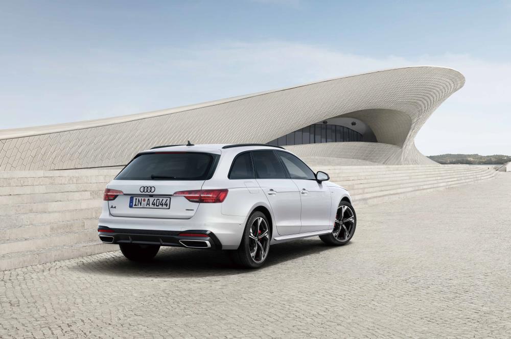 037_Audi_A4_A4_Avant_Black_Style_PLUS_photo_03.jpg