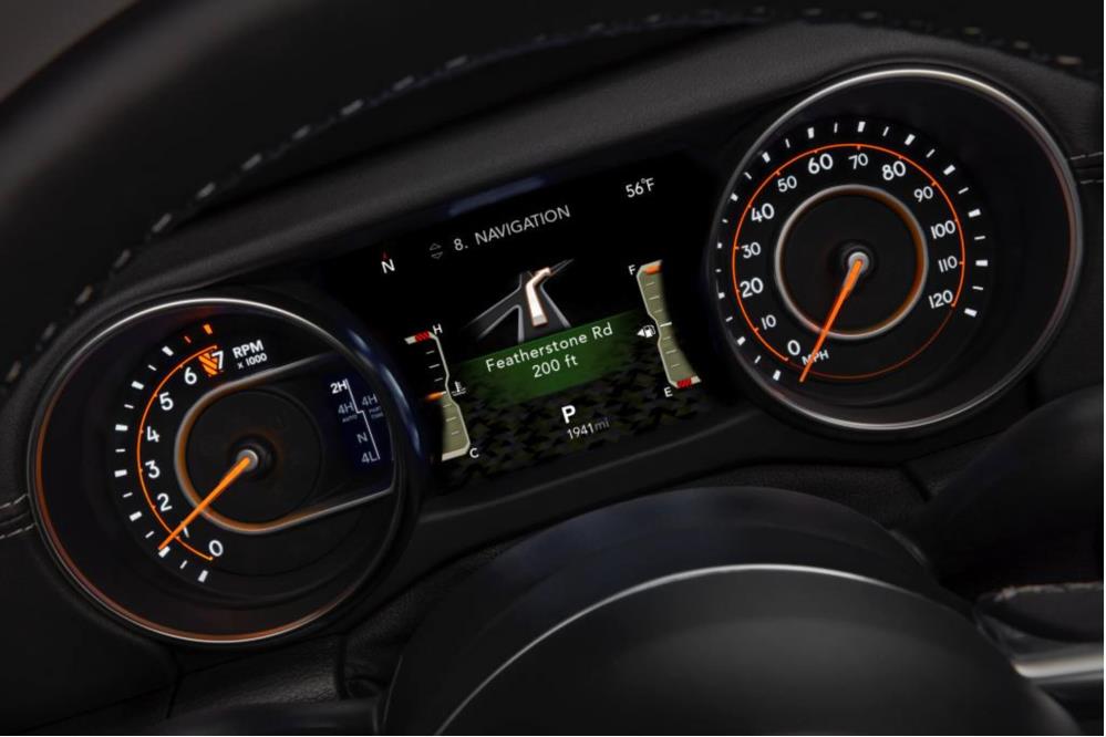 JL_un_Willys_multi-display.jpg